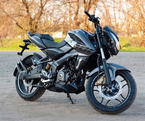 The only change in the new pulsar ns200 is its engine which is now bs6(bharat stage six). Bajaj Pulsar NS 200, 2021 | Price | Review | Specification