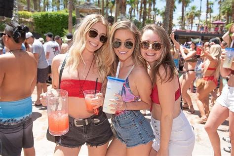 Rehab Dayclub Las Vegas Pool Vegas Pool Party Las Vegas Bachelorette Las Vegas Hotels Pool