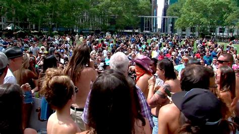 Marchers Push For Equality With Gotopless Day Parade In Nyc Abc New York