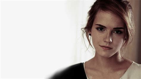 Celebrity Emma Watson HD Wallpaper