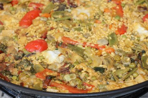 500 g de cocochas de bacalao frescas, lavadas y secadas con papel de cocina 4 dientes de ajo media guindilla en rodajas 3/4 ingredientes: Me pongo el delantal: Arroz y verduras con cocochas de bacalao