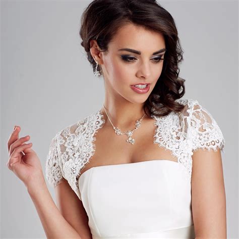 Home » costume de mariage » bolero homme mariage. Boléro dentelle mariée Marina manches courtes - Instant ...