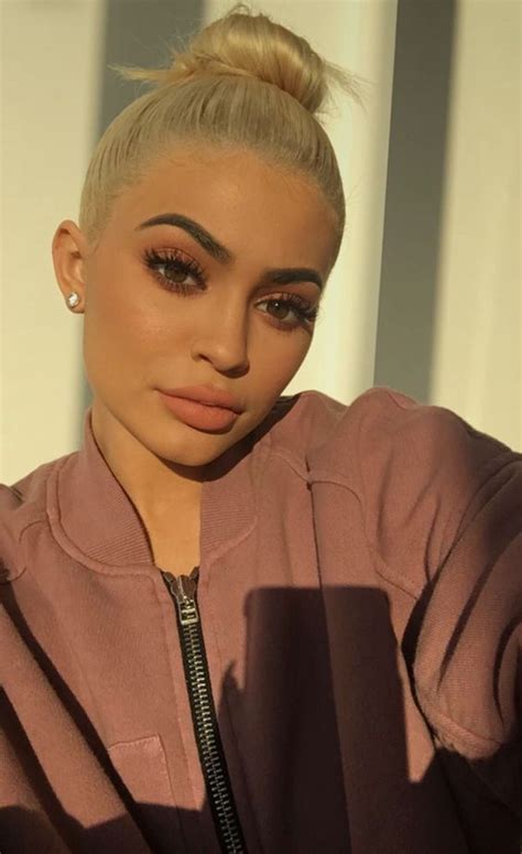 Les amies de salaprado deux pas2. Épinglé par Ae sur Girls | Kylie jenner, Kylie, Beauté ...