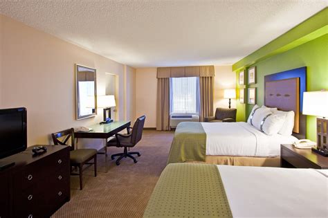 Homegate inn and suites is located at 1301 ingram boulevard extended, 1.8 miles from the center of west memphis. Rooms - Holiday Inn and Suites across from Universal ...