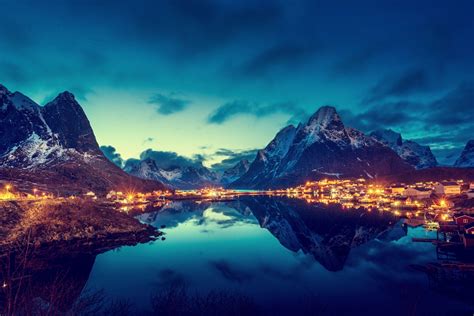 ロフォーテン諸島レーヌ村の夕暮れの風景 ノルウェーの絶景 毎日更新！ 北欧の絶景をお届けします Hokuo S 北欧の風景
