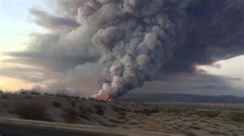 Massive Willow Fire Wildfire Spews Scary Smoke Over Bullhead City
