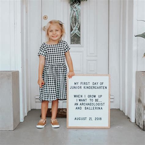 Cute Idea For First Day Of School Photos First Day Of