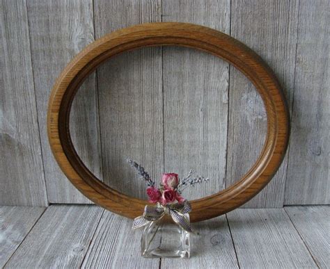 8 X 10 Oval Solid Wood Picture Frame Etsy Picture On Wood Picture