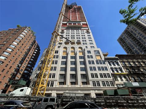 Robert A M Sterns 200 East 83rd Street Tops Out Over Manhattans