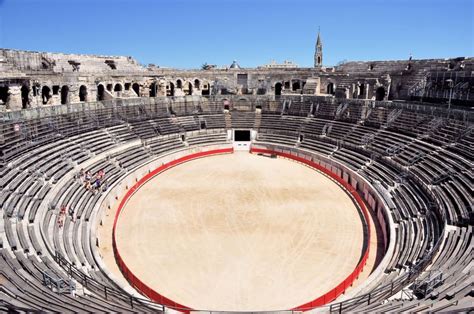 Ampitheatre Nîmes ~~ by Robin Polman, via 500px | Amphitheater, Ancient