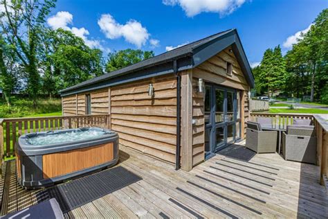 Squirrel Lodge 40 With Hot Tub Newton Stewart Minnigaff Uk