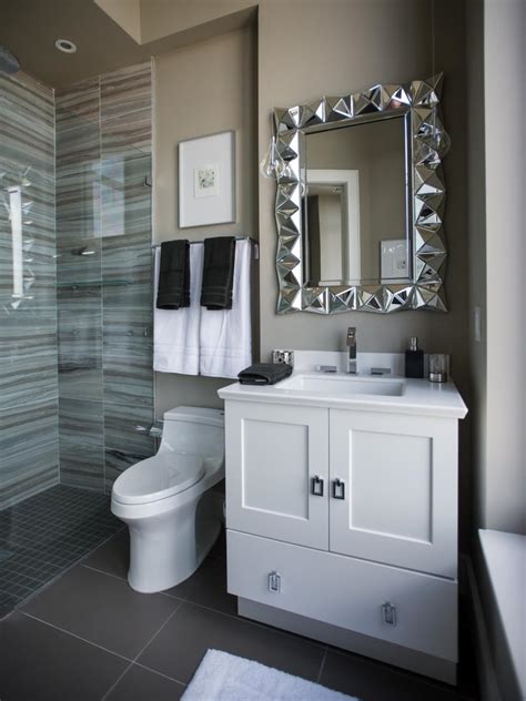 A 5' x 8' is the most common dimensions of a guest bathroom or a master bathroom in a small house. Guest Bathroom Pictures From HGTV Urban Oasis 2014 | HGTV ...