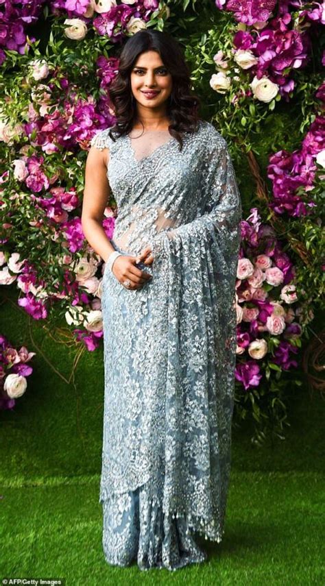 Priyanka Chopra Looks Dazzling Hot In Lace Saree See Picture