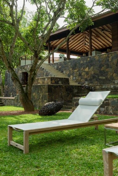 He's an exceptional ukulele player that immediately caught my attention with his intricate and interesting fingerstyle uke arrangements. Resort installation - Newport chaise | Outdoor Living ...