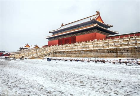 Chinese Landmarks Transformed Into Winter Wonderlands After Snowfalls