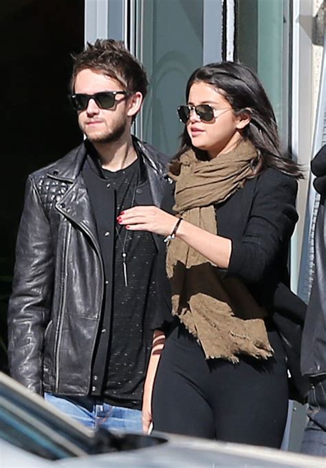 By selena gomez performing boyfriend. Selena Gomez With Her New Boyfriend DJ Zedd, Out in ...