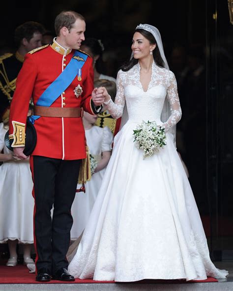 Kate middleton's wedding dress, designed by sarah burton of alexander mcqueen, has fast become one of the most iconic bridal fashion moments of all time. Top 10 Most Famous & Best Hollywood Celebrity Wedding ...