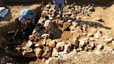 Israeli Archaeologists Discover 7000 Year Old Settlement In Jerusalem