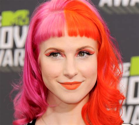 Hayley Williams With Pink Hair Color