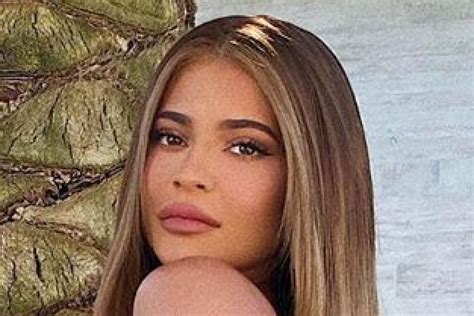 Kylie Jenner Sends Fans Wild With Incredible Bum Snap As She Models Stylish Co Ords At Home In