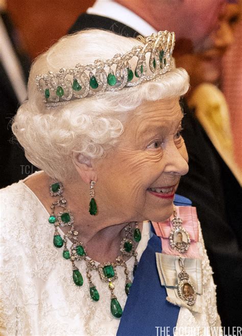 The Best Royal Jewels Of 2019 2 The Queens Emeralds The Court