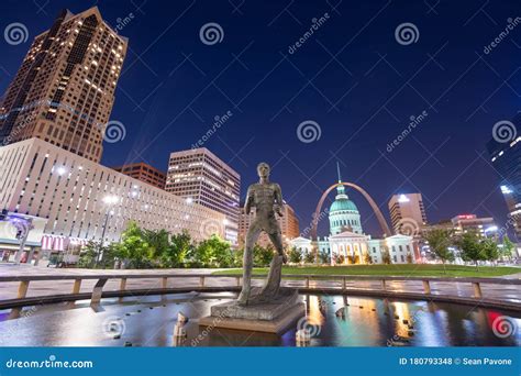 St Louis An Kiener Platz Redaktionelles Stockfoto Bild Von Olympisch