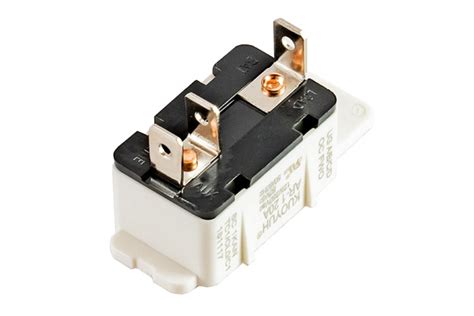 If a breaker is prone to tripping and there's no obvious cause, it could indicate a problem in the circuit wiring. AR系列 自動復位 過載保護器 AR-Series-2