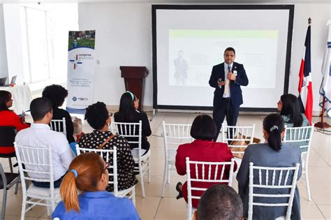 DGII participa con el tema RST en la XVIII Rueda de Negocios del Sector