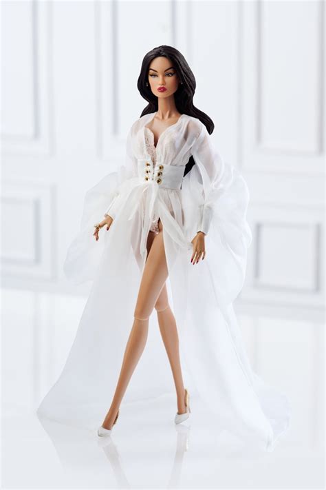 Two New Close Up Fashion Royalty Dolls Are Unveiled Fashion Doll