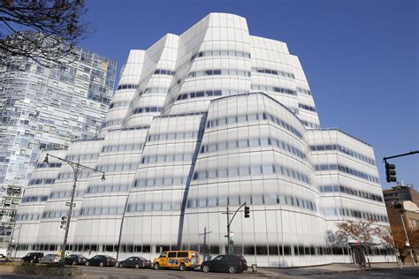 Frank Gehry Building Has Globs Of Sealant Falling From Windows
