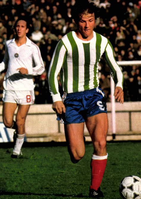 Football déjà éliminées de la compétition, l'équipe de france et la hongrie se rencontrent pour conclure leur coupe du monde en argentine. MAILLOT DE LEGENDE. France 1978. - THE VINTAGE FOOTBALL CLUB