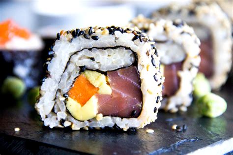 California Roll Y Maki Sushi Comando Cocina