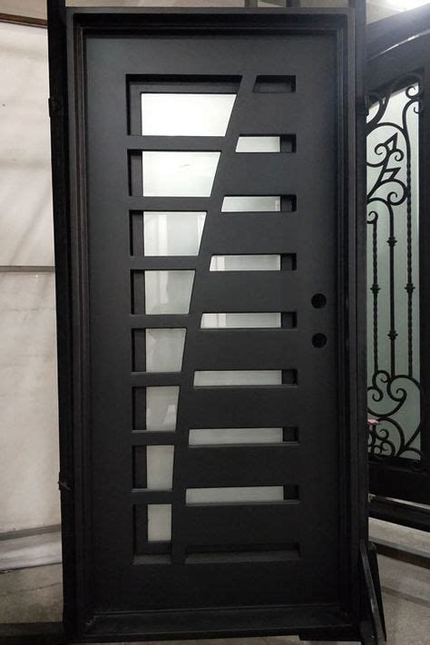 ideas de Puertas delanteras de herrería minimalista en puertas de metal puertas