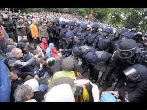 Am samstag sind im stuttgarter schlossgarten die arbeiten für das heftig umstrittene bahnbauprojekt stuttgart 21 fortgesetzt worden. Polizeigewalt Deutschland - Stuttgart 21. Schlagstöcke und ...