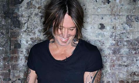 Watch Keith Urban Get Festive In Ill Be Your Santa Tonight Video