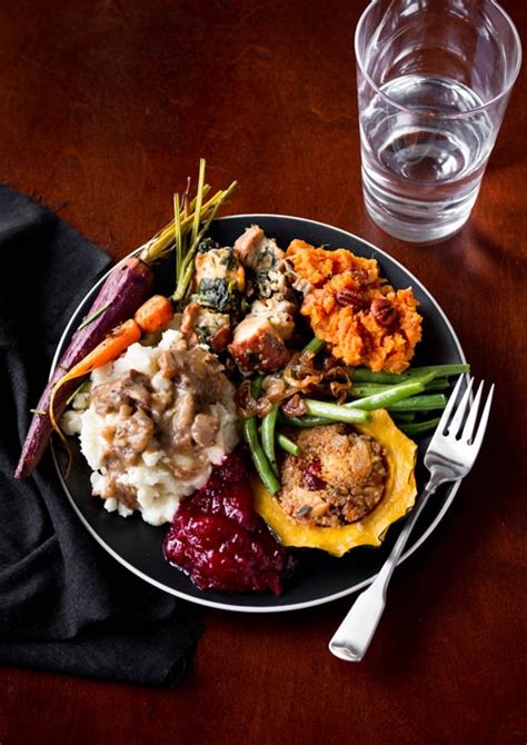 Then here's a healthier alternative that will certainly fill tummies but is still vegetarian and healthy! A Vegetarian Thanksgiving Menu | Oh My Veggies