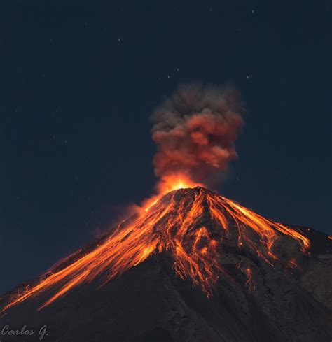 El Volcán De Fuego Entra En Erupción La Primera Del 2017