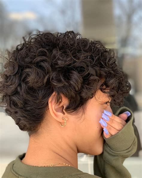 Modern Spiral Perm Hairstyles Women Are Getting Right Now