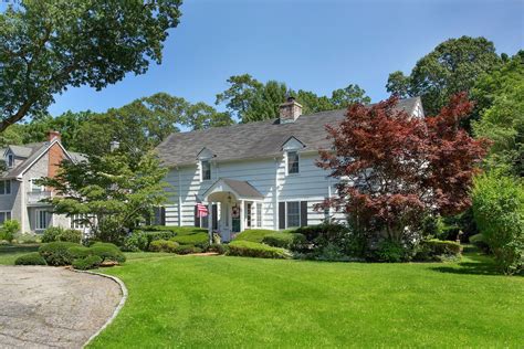 51 Woodland Dr Brightwaters Ny 11718 Trulia