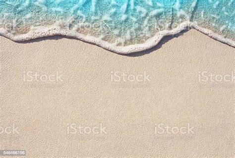 砂浜の海の柔らかい波 クローズアップのストックフォトや画像を多数ご用意 Istock