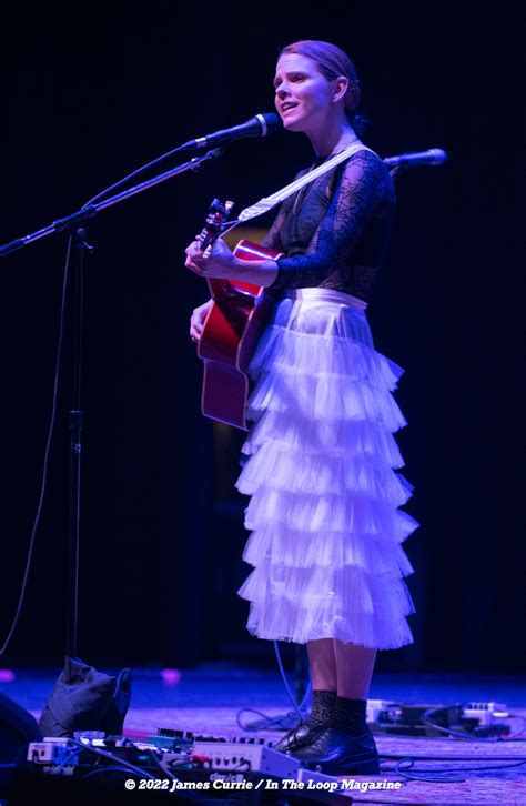 In The Loop Magazine Live Review Courtney Barnett Live In Chicago At Historic Chicago Theatre