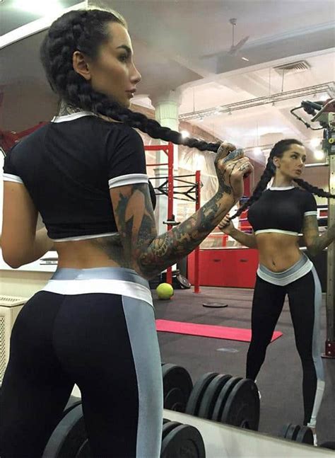 Showing Off Her New Yoga Pants At The Gym Girls In Yoga