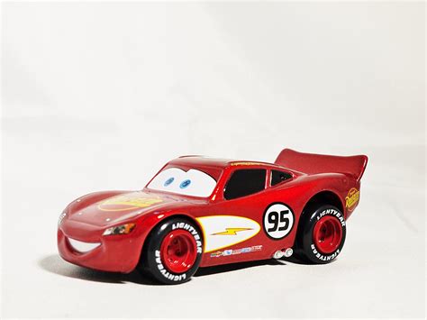Takara Tomy Tomica Disney Pixar Cars Lightning Mcqueen Cruising Type D 32 Diecast Car Figure