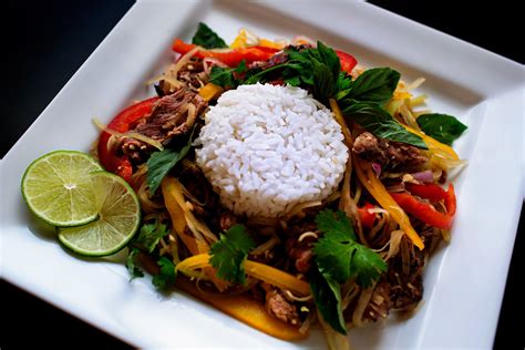 The green leaves of summer nick perito. Cambodian Spicy Papaya Beef Salad | Recipe | Beef recipes ...