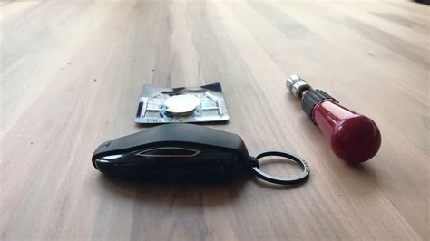 Tesla Funkschlüssel Batterie Wechseln Tesla Key Fob Batterie