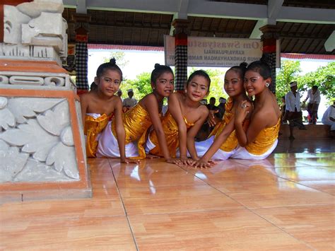 Balinese Temple Dancers Learn Early Dancer Bikinis Places Ive Been