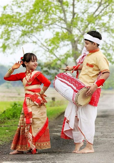 Traditional Dress Of Assam For Men Women Lifestyle Fun