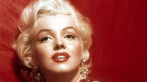 Download Sexy Marilyn Monroe Red Lips Wallpaper