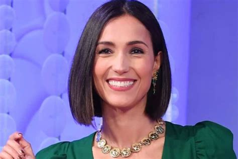 caterina balivo anticipa la primavera e osa con la jumpsuit “arlecchino”