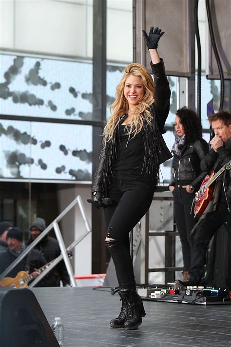 Shakira Performing On Nbcs Today Rockefeller Plaza In New York City